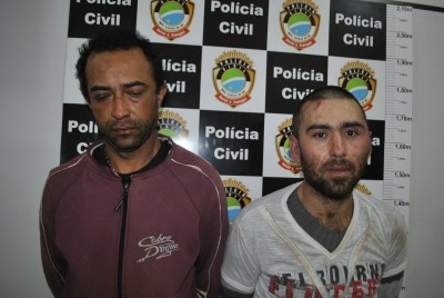 Valdinei e Adelino foram encaminhados à delegacia e acabaram sendo autuados em flagrante acusados de furto. (Sidnei Bronka)