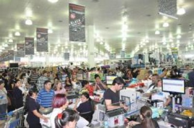 Muitos brasileiros fazem compras no Shopping China, Paraguai (Reprodução)