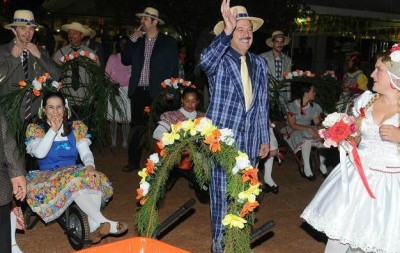 Prefeito Murilo Zauith apresenta versões diferentes sobre a greve dos educadores para população e para Justiça (Divulgação)