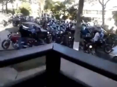 Polícia tenta conter tumulto na esquina da Afonso Pena (assista)