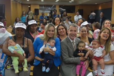 Campanha estimula mães a amamentarem seus filhos até 2 anos ou mais
