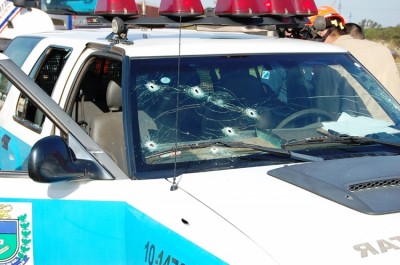 Luciano Xavier de Oliveira de 33 anos, teria se apoderado da arma de um policial e efetuado disparos contra a... (novanews)