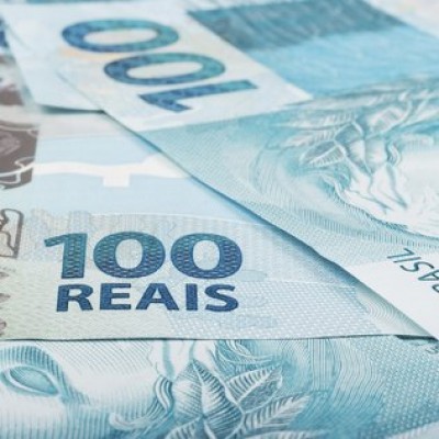 Caixa paga abono salarial a trabalhadores nascidos em outubro