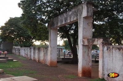 Supostas irregularidades no Cemitério Municipal geraram investigação do MPE (94 fm)