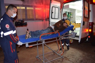 O adolescente foi atendido por uma equipe do Samu e encaminhado ao Hospital da Vida, onde está internado em ob... (Sidnei Bronka)