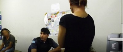 Em MS, mulher bate no marido por ciúmes e ele se declara para ela na delegacia