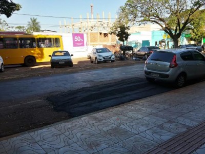 Piche se desprende facilmente e deixa lataria de carros completamente suja (94 FM Você na Redação)