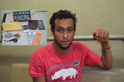 Luiz Carlos Farnesi Neto de 22 anos acabou autuado em flagrante por tráfico de drogas. (Sidnei Bronka)