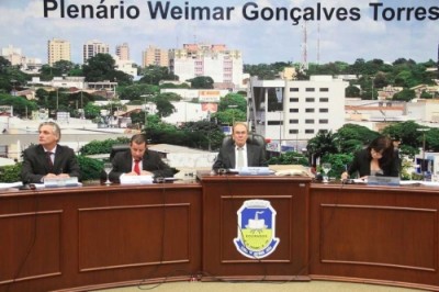 Câmara mantém expediente reduzido e muda sessões para manhãs de segunda