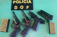 DOF apreende três armas de fogo e munições que seriam levadas para Goiânia