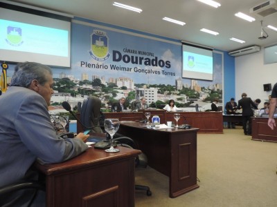 Sessão da Câmara desta segunda-feira teve cobranças de vereadores à Agência de Trânsito de Dourados (André Bento)