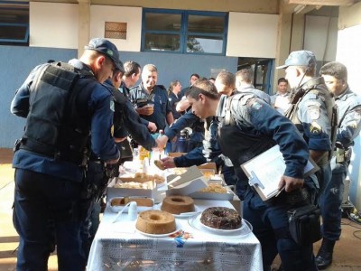 Café da manhã foi servido na terça-feira aos policiais em comemoração aos 179 anos da PM do Estado (Divulgação)