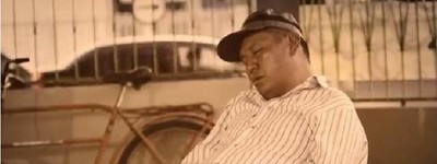 Bêbado filmado em boteco de Campo Grande e 'usado' em clipe processa Bruninho e Davi