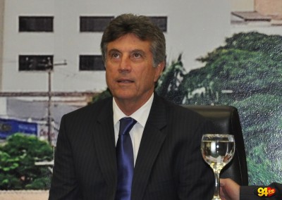 Prefeito assinou termo de homologação do contrato com empresa que vai fornecer coffee-break (Arquivo (94 FM))