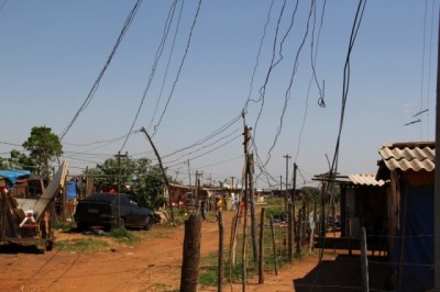 Favela Cidade de Deus teve sua energia clandestina e gatos bloqueados pela Enersul (Marcos Ermínio)