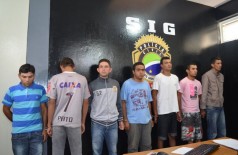 Quadrilha acusada do assalto à joalheria foi apresentada pela polícia nesta quinta-feira (Sidnei Bronka)