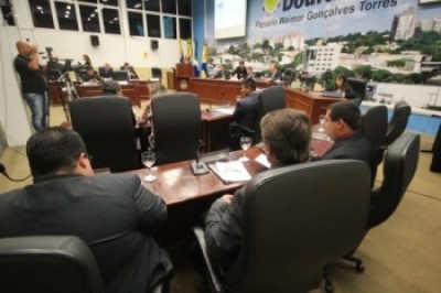 Às pressas, Câmara de Dourados elege nova presidência na sexta-feira
