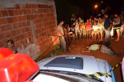 Jovem é assassinado com quatros tiros quando voltava para casa no Jardim Piratininga