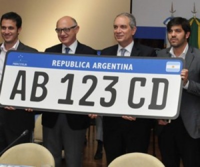 Brasil adotará modelo de placa do Mercosul a partir de 2016
