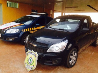 Dupla é presa pela PRF com carro roubado em Limeira
