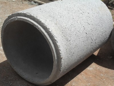 Você na redação: Manilhas abandonadas pela prefeitura se transformam em esconderijo de criminosos