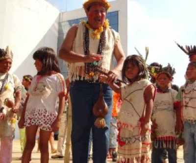 Índios de MS acampam ao lado do prédio do Supremo Tribunal