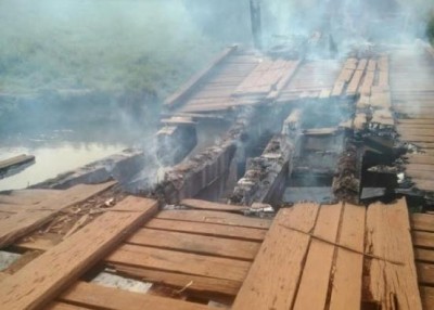 Ponte é incendiada e moradores da zona rural ficam isolados em Dourados