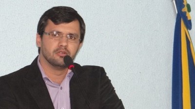 Prefeito é investigado por manter cunhado em dois cargos públicos