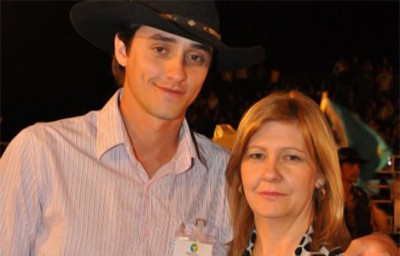 Vereadora flagrada em boca de urna para filho ex-BBB será investigada pelo MPE