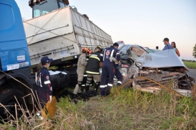 Grave acidente de trânsito na MS-276 deixa três pessoas mortas