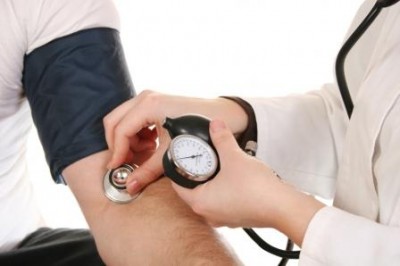 Farmácias e drogarias poderão medir pressão arterial de graça