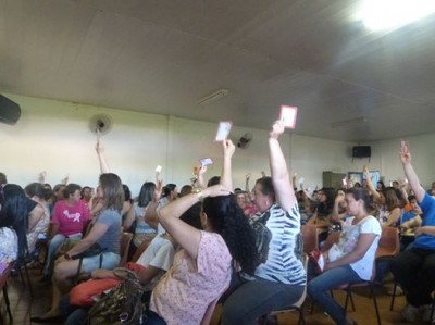 Educadores decidiram retomar a greve a partir do próximo dia 4 de novembro (Divulgação)