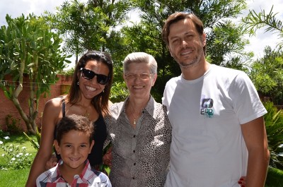 Douradense realiza sonho da avó de conhecer Silvio Santos