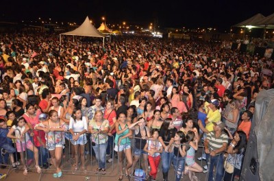 Com recorde de público, 94 fm comemorou 13 anos com megashow e muita alegria