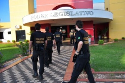 Dos 13 vereadores de Naviraí, cinco foram presos pela PF e agora MP quer afastamento de oito denunciados por c... (Reprodução)