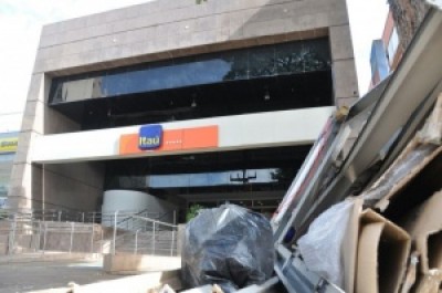 Ladrões usam fita dental para evitar depósitos em caixas eletrônicos