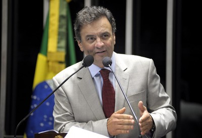 De volta ao Senado, Aécio Neves promete ‘oposição sem trégua’