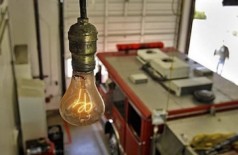 Esta lâmpada já está acesa há 110 anos
