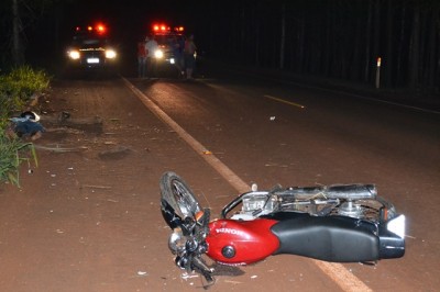 Acidente de moto envolve dois irmãos na MS 376; um morreu e o outro está gravemente ferido