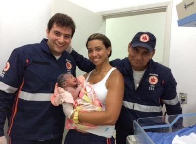 Em pleno natal, Samu é acionado e faz parto de refugiada haitiana na calçada em MS