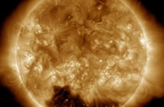 Os indivíduos nascidos durante os períodos agitados do Sol, marcados por poderosas deflagrações e tempestades... (NASA/SDO/Divulgação)
