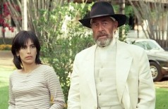 Glória Pires e Raul Cortez em cena da novela O Rei do Gado; ele morreu e ela enfrentou escândalo (Reprodução)