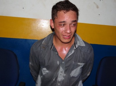 Depois de furar barreira policial e ser perseguido, jovem é preso com mil quilos de maconha em Dourados