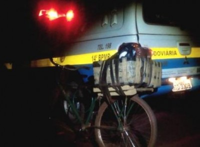 Droga estava em bicicleta abandonada na MS-379 (Divulgação/ Polícia Militar Rodoviária)