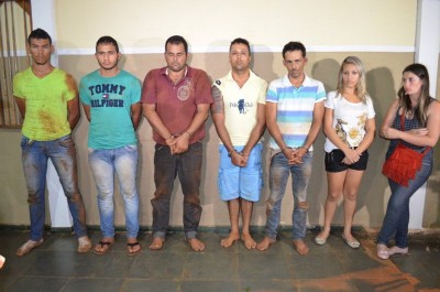 Foram presos cinco homens e duas mulheres. (Sidnei Bronka)