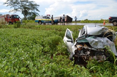 Motorista do Gol morreu no local do acidente (Sidnei Bronka)