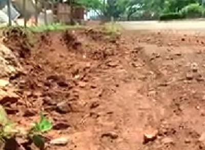 Obras de pavimentação não foram concluídas na Rua Abolição, que ficou sem as guias de meio fio (94 FM)