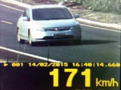 Motoristas abusam da velocidade e dez acidentes foram registrados em dois dias de operação (Divulgação/PRFMS)