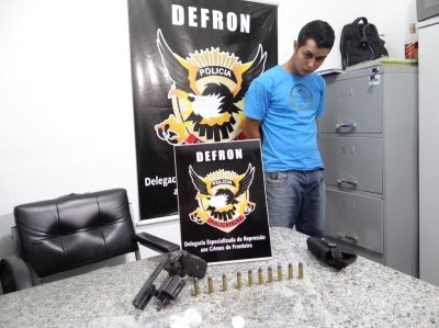 Jovem é preso durante venda de droga a pai e filho em frente ao UPA em Dourados