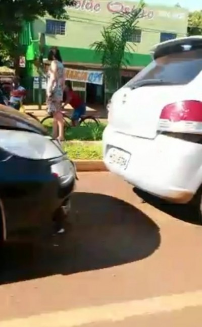 Engavetamento envolveu cinco carros na Avenida Marcelino Pires (Reprodução)